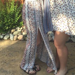 High wasted detailed and pattern skirt with slit